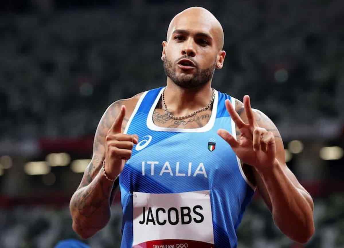 Jacobs a Savona torna sui 100. È l’esordio all’aperto stagionale. Dopo l’oro di Tokyo e i guai di Nairobi. Diretta Rai