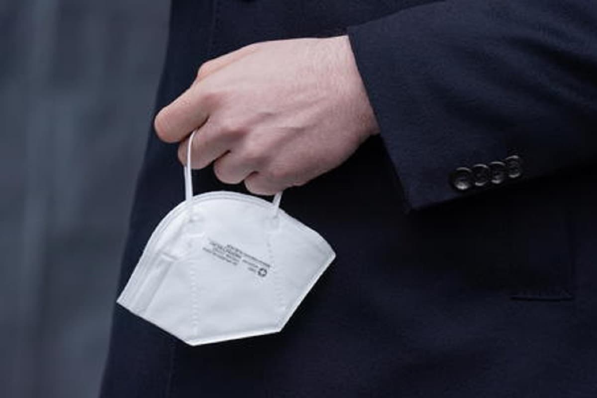 Castiglione d'Adda, dipendente del Comune per un anno si rifiuta di mettersi la mascherina: alla fine si licenzia