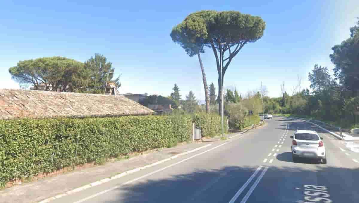 Roma auto giardino villetta sulla via Cassia