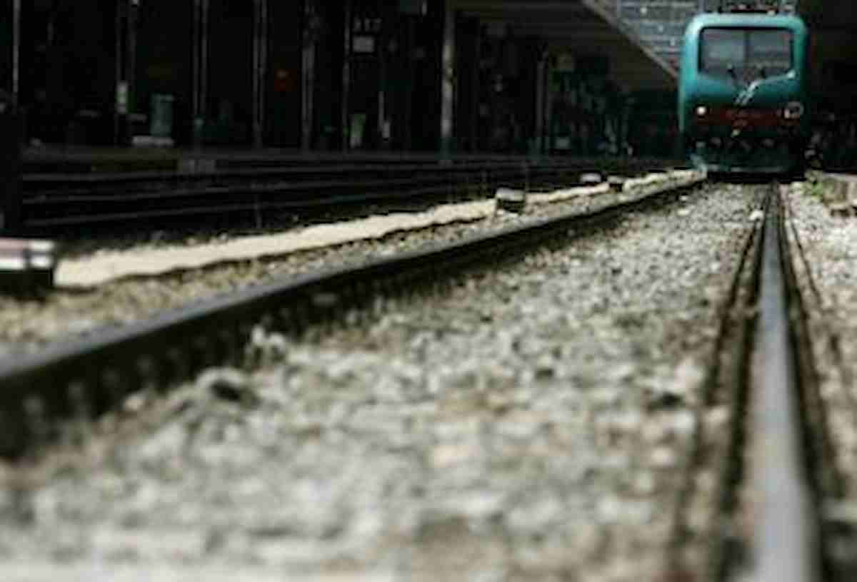 La Spezia, evacuata la stazione centrale per un incendio divampato in un treno