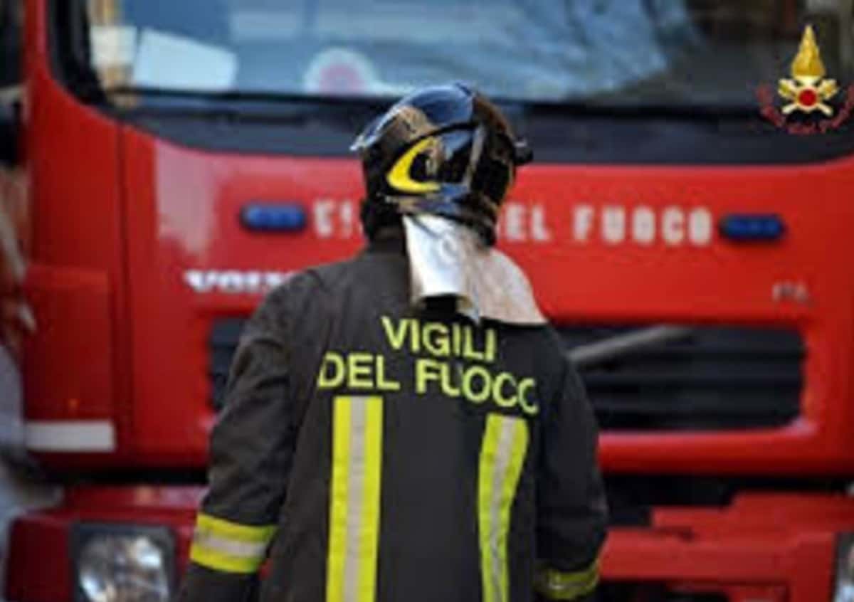 Tor Vergata (Roma), fuga di gas in via di Carcaricola: evacuate due palazzine