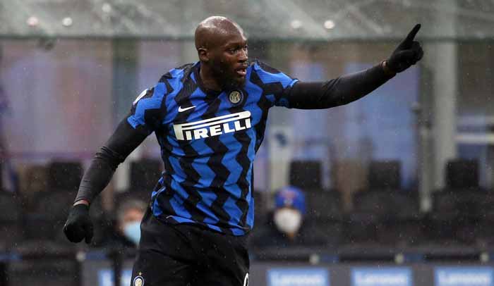 Calciomercato Inter, Lukaku sempre più vicino con la carta Dumfries: i tifosi sognano un tridente con il belga, Dybala e Lautaro