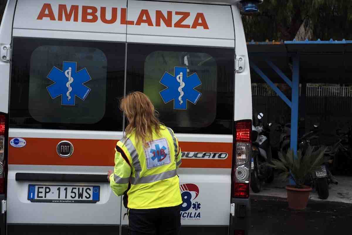 ambulanza foto ansa