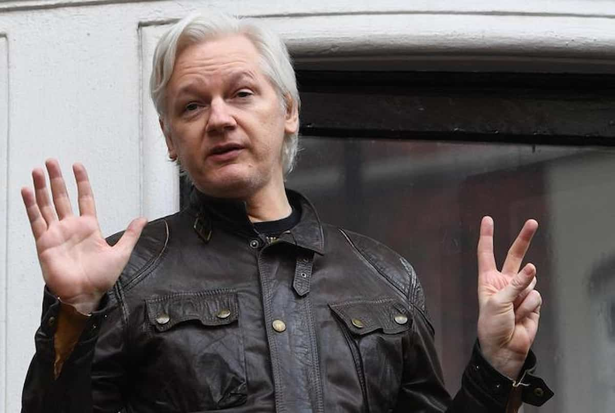 Assange estradato in America da Priti Pratel, ultra reazionaria, Vincenzo Vita: in Inghilterra caso Dreyfus bis