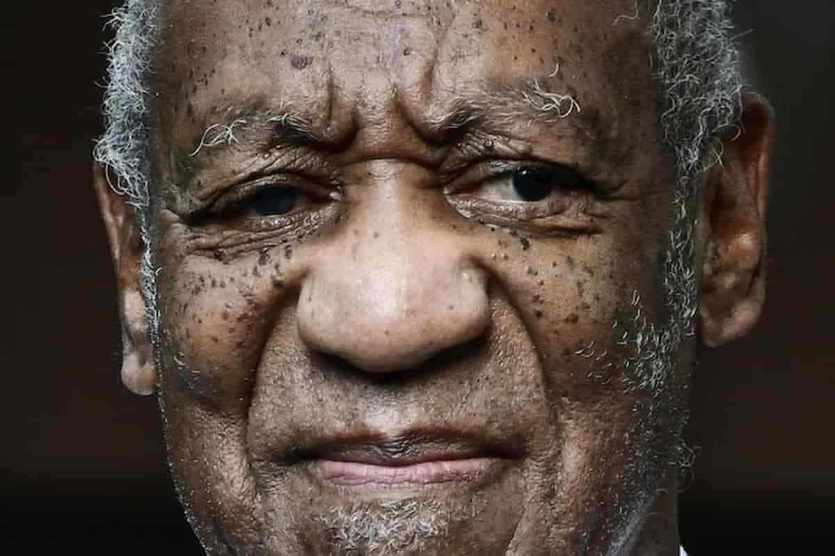 Bill Cosby condannato per violenza sessuale nei confronti di una minorenne: dovrà pagare mezzo milione di dollari