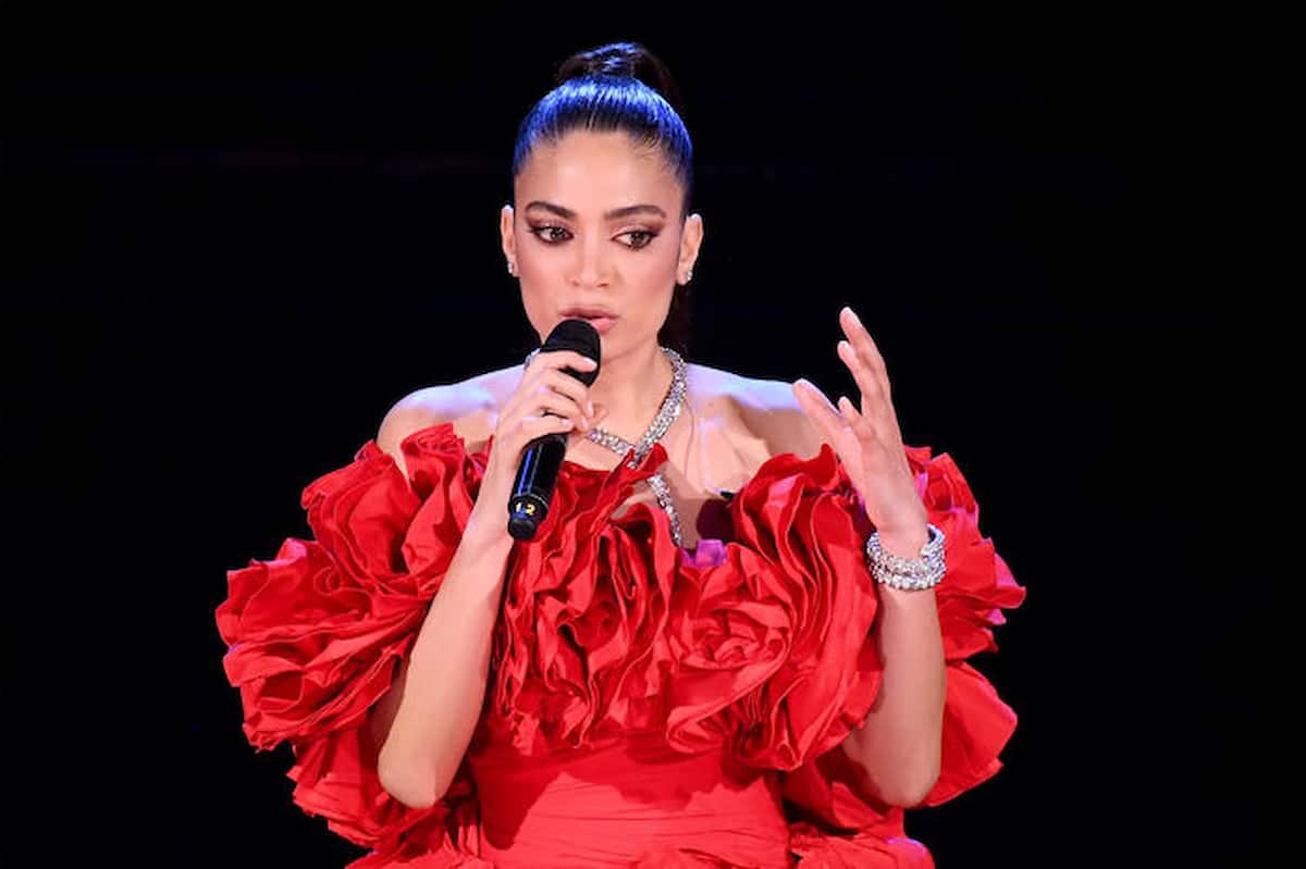Roma Pride 2022, Elodie madrina: "Orgogliosa, emozionata e felice di stare dalla parte giusta". Il percorso della manifestazione