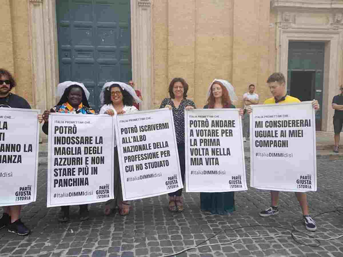 Ius scholae arriva alla Camera e spacca la maggioranza. Che cos'è, cosa prevede, chi può chiedere la cittadinanza