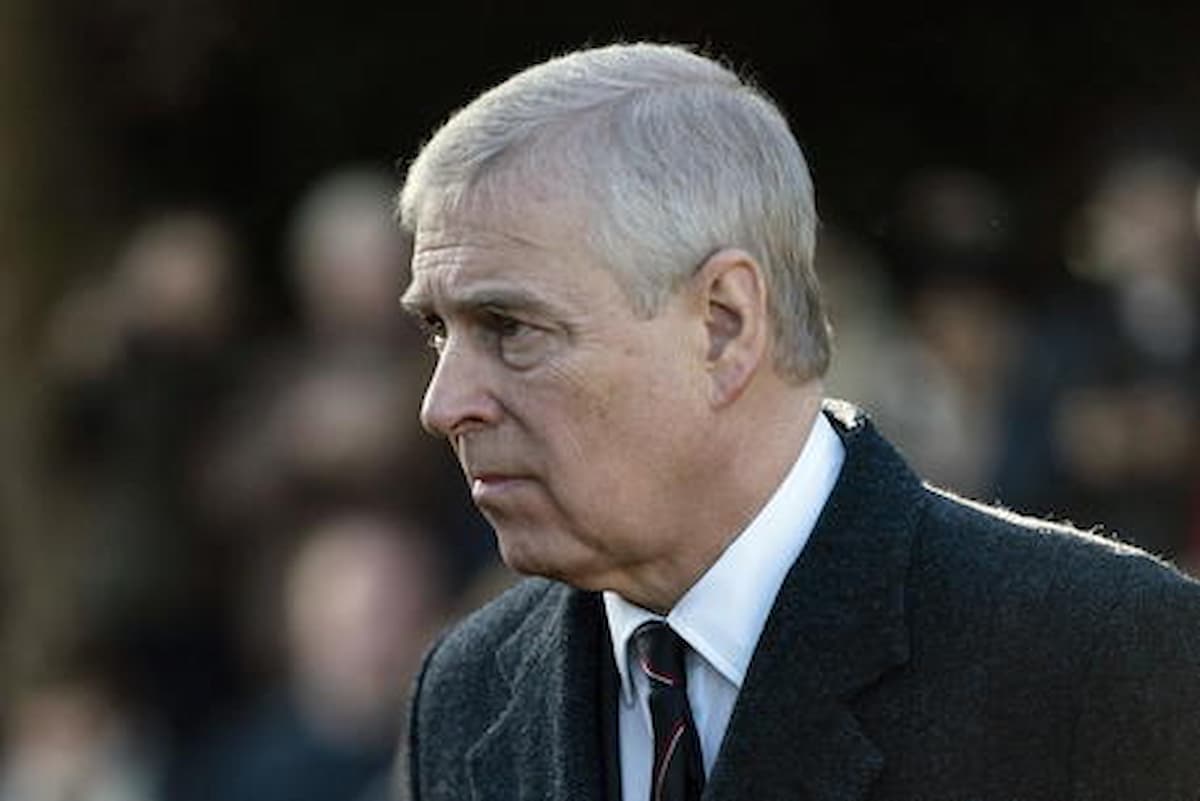 Il principe Andrea imbarazza Carlo e William: escluso dalla cerimonia al castello di Windsor