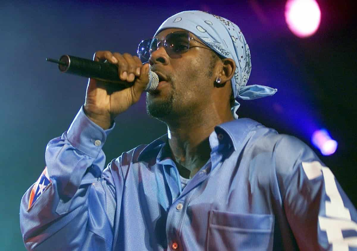 Il rapper R. Kelly condannato a 30 anni per abusi su donne e adescamento di minori