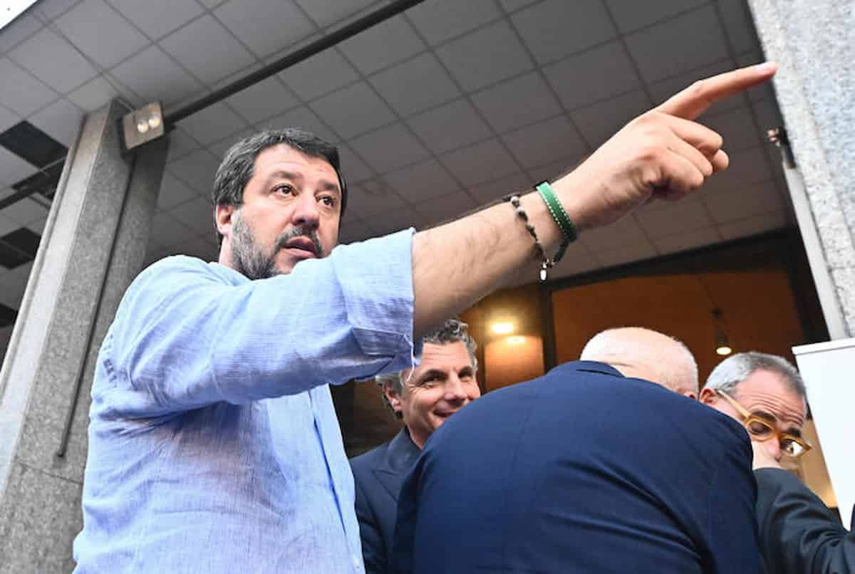 Salvini a Mosca, l'Ambasciata russa: "Lo abbiamo aiutato a comprare i biglietti per i voli. Soldi restituiti"