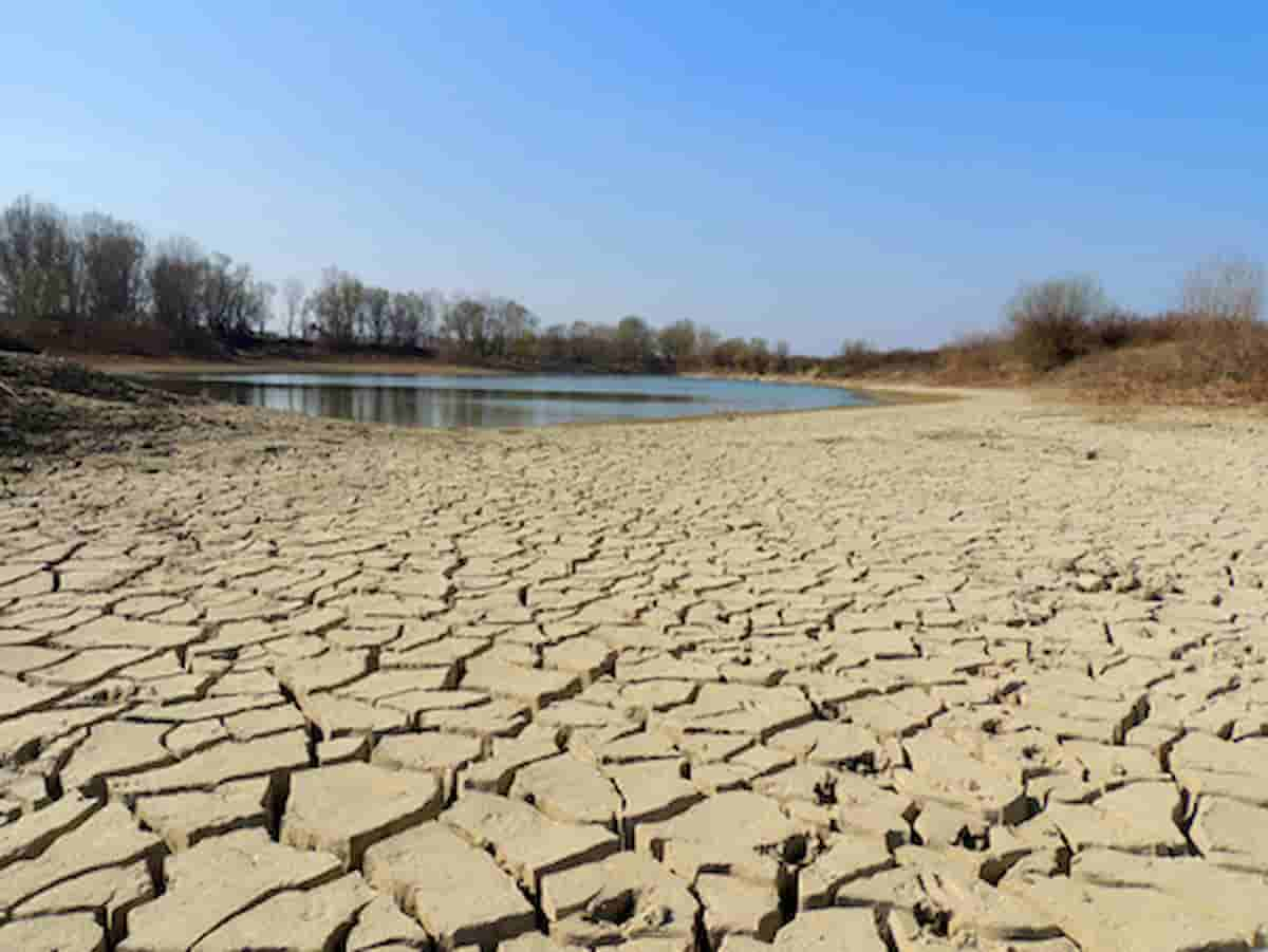 Allarme siccità, il Cnr: "Sarà un'estate più calda e secca della media, evaporazione da fiumi e laghi"