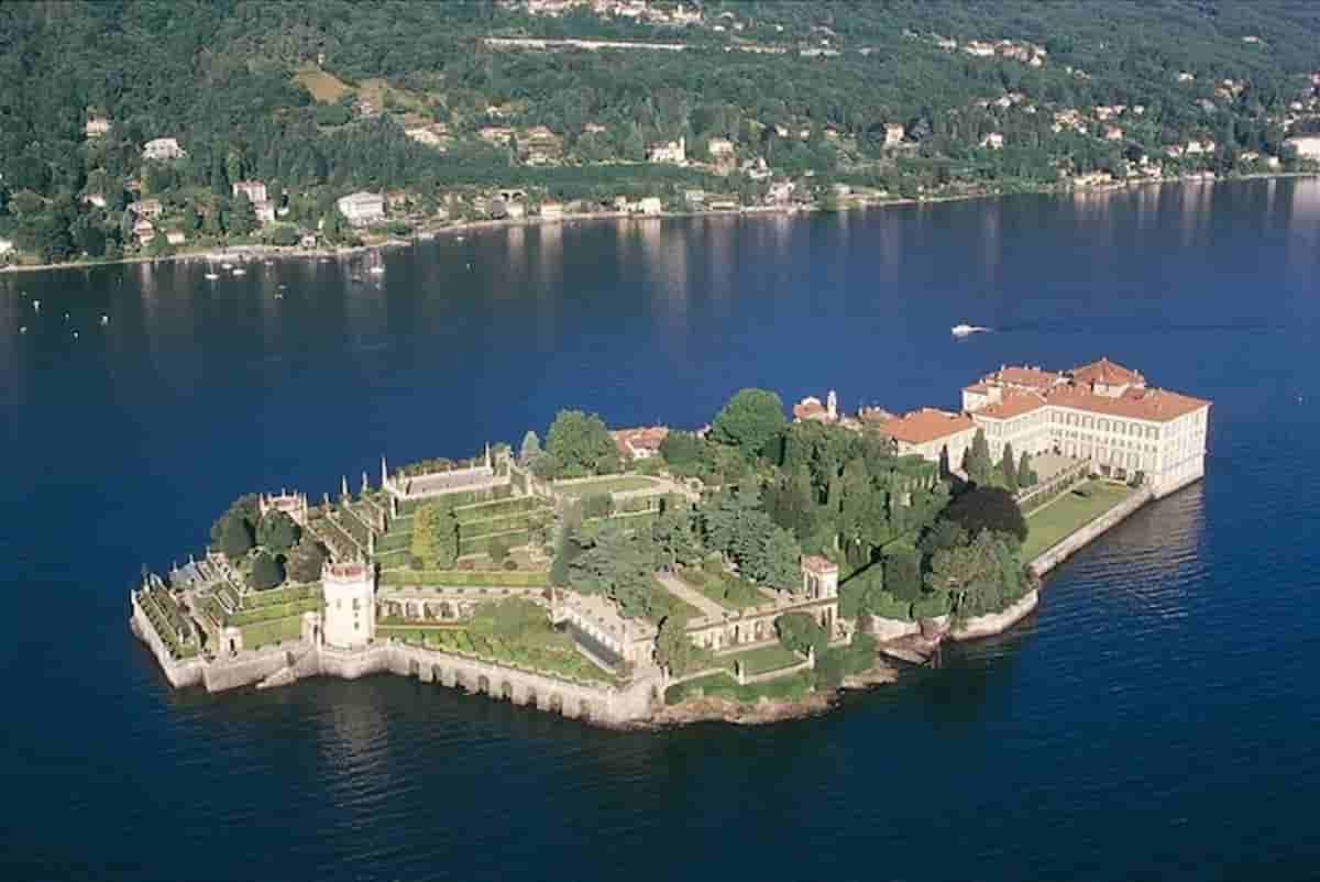 Emergenza siccità: il lago Maggiore ha perso un metro in 3 giorni. Verso ordinanze regionali per razionare l'acqua