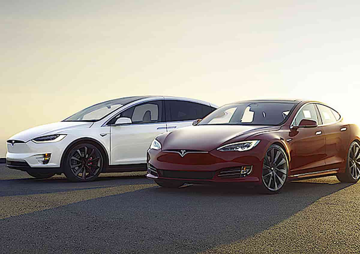 Tesla si bloccano in corsa senza motivo: 750 casi negli Usa fanno aprire una maxi inchiesta sull'azienda di Musk