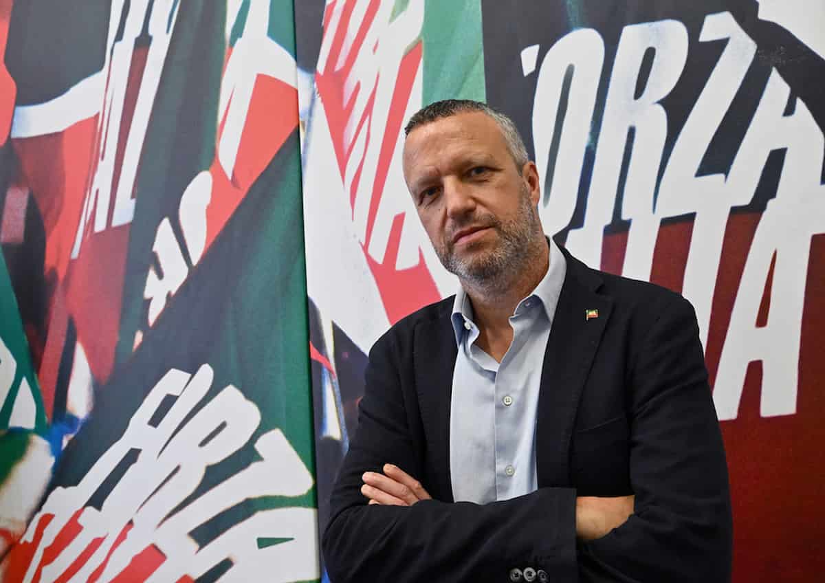 Flavio Tosi va con Berlusconi, smacco per Salvini e sinistra, Gasparri esulta