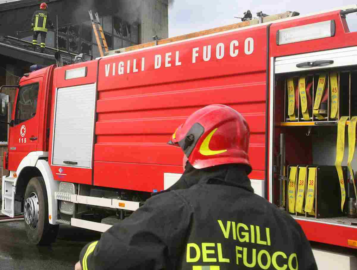 vigili del fuoco, foto ansa
