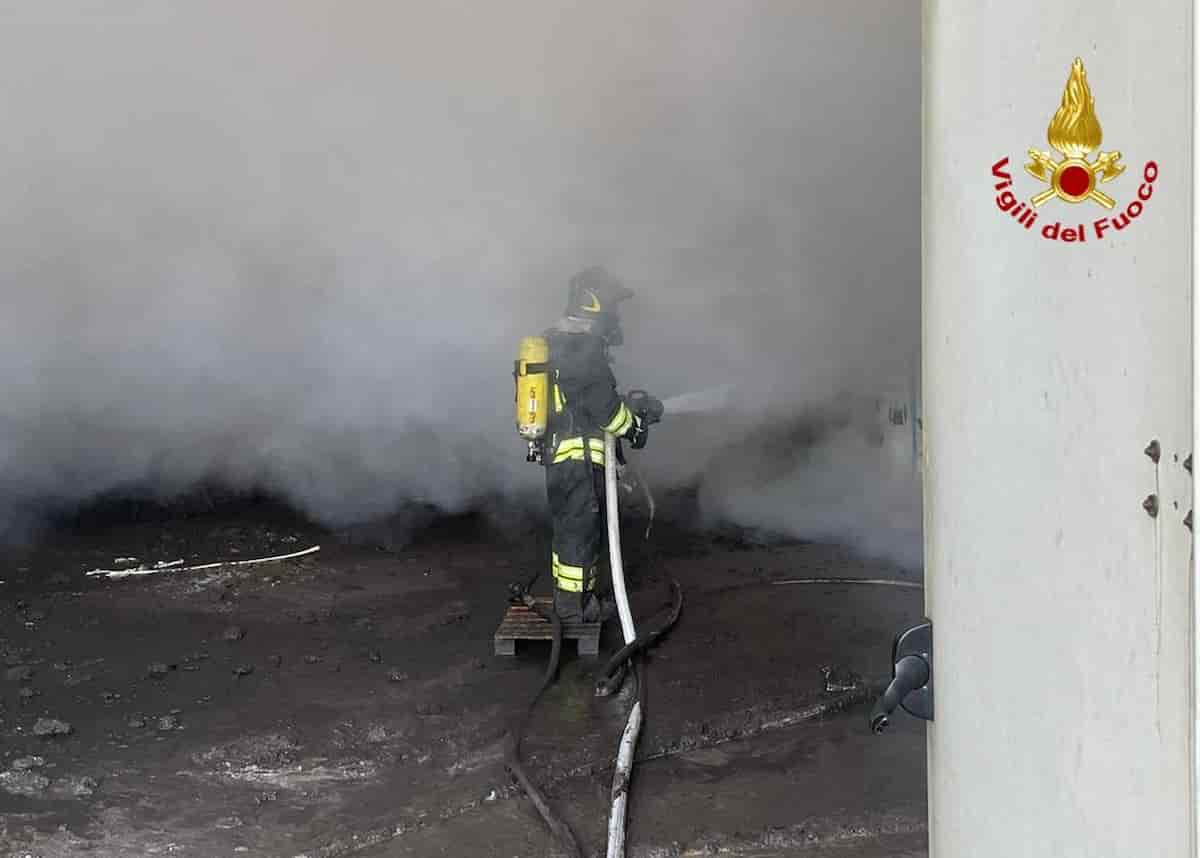Uboldo Varese incendio