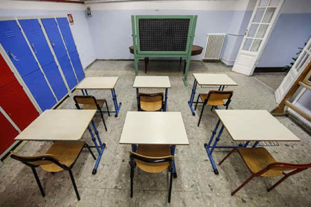 Niente bonus 200 euro ai precari scuola: esclusi oltre 200mila tra docenti e personale Ata