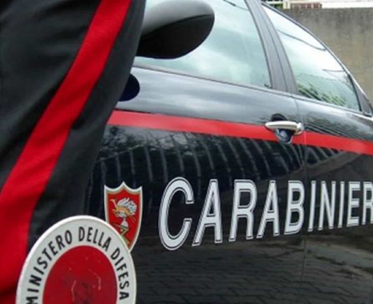 Jesolo, durante un litigio estrae la pistola e spara: una persona ferita. Caccia all'aggressore