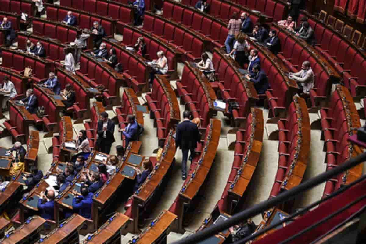 Taglio dell'Iva su pasta e pane, proroga sconto benzina e rinnovo bonus 200 euro: verso il Dl Aiuti