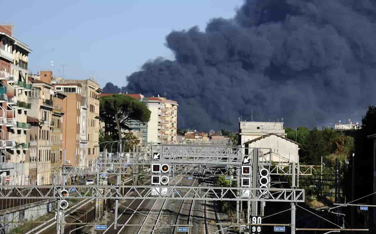 Incendi Roma sfasciacarrozze