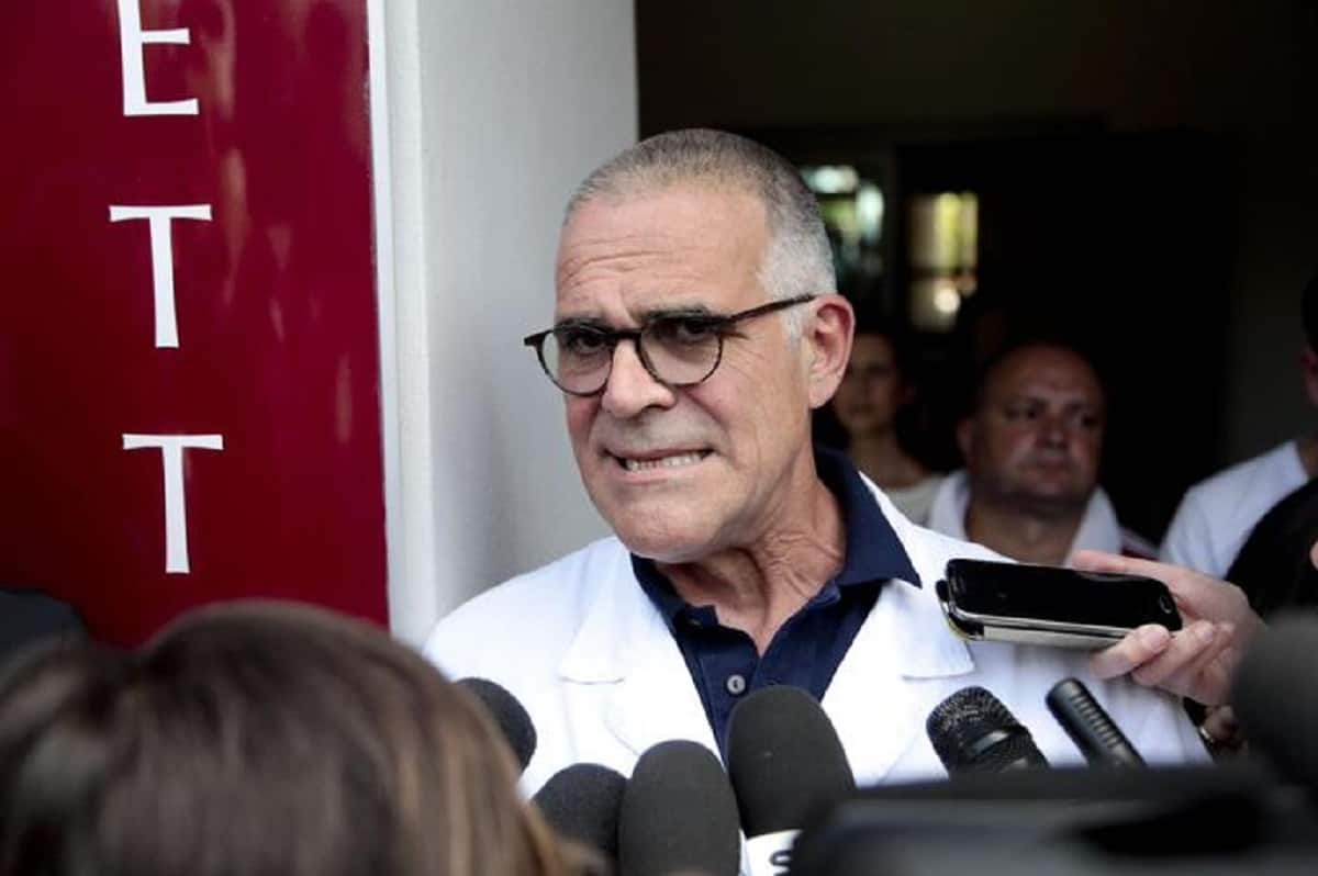 Zangrillo e gli asintomatici: "Non lavorano per settimane. Così si distrugge il paese"