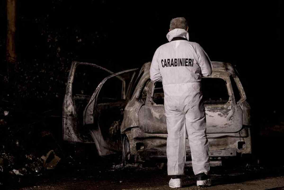 Cologne (Brescia): trovato cadavere carbonizzato nel bagagliaio di un'auto data alle fiamme