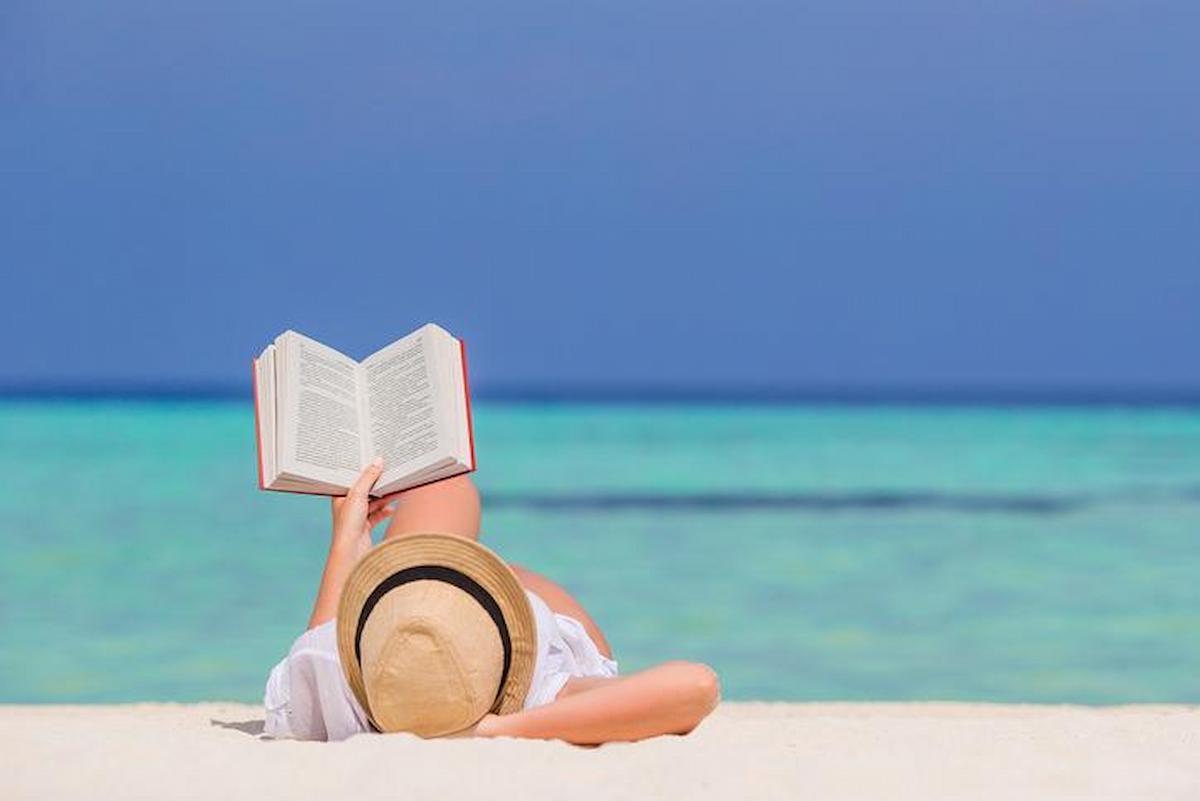 Cercasi libraio scalzo alle Maldive: la paga è bassa ma l'alloggio è una suite da 36mila euro a notte