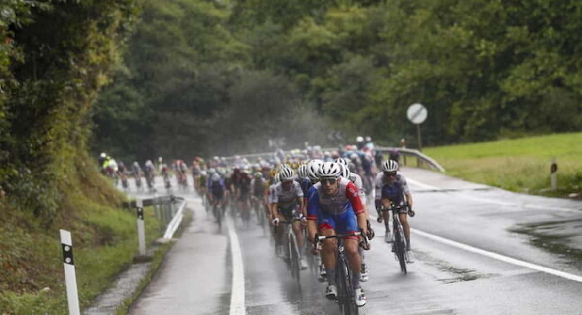 Ciclismo, Vuelta, trionfa l’australiano Jay Vine sul Pico Jano. Il belga Evenepoel, 22 anni, nuova maglia rossaCiclismo, Vuelta, trionfa l’australiano Jay Vine sul Pico Jano. Il belga Evenepoel, 22 anni, nuova maglia rossa