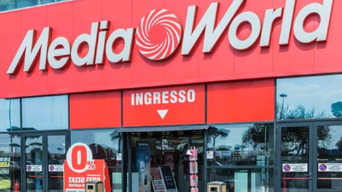 MediaWorld assume 90 persone: requisiti, figure ricercate e come fare domanda
