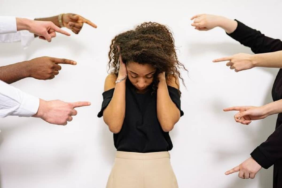 Scuola, un alunno su cinque vittima di bullismo. Il body shaming è il più sfruttato dai bulli