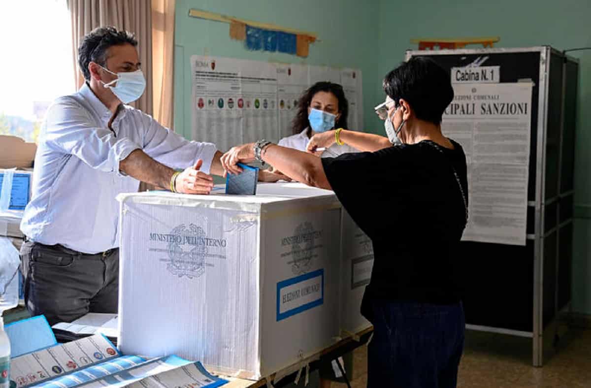 Sondaggi domani stop. Ma ci vorrebbe moratoria campagna elettorale, nell'interesse di partiti e candidati