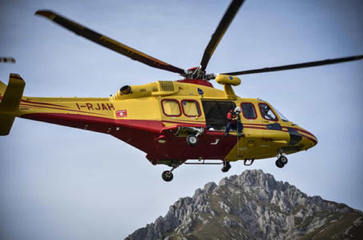 Val di Fassa, cade lungo il sentiero tra rifugi Vajolet e Re Alberto: grave escursionista 72enne