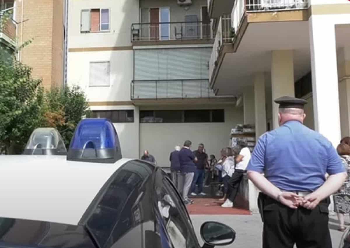 Gragnano, 13enne caduto dal quarto piano: anche due ragazze tra gli indagati per istigazione al suicidio