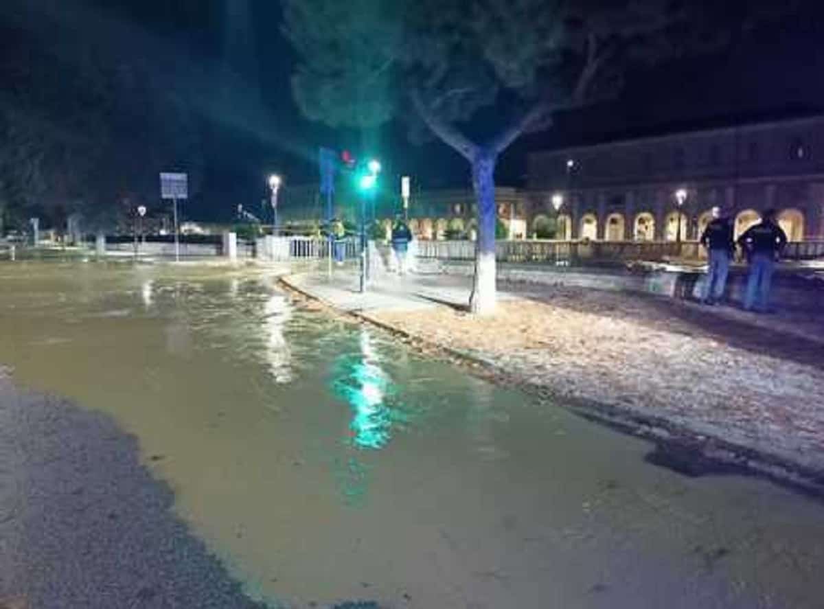 Alluvione Marche, chiusi 7 km della Strada Provinciale 4. Oltre 50 sfollati tra Sassoferrato, Cerreto D'Esi e Fabriano
