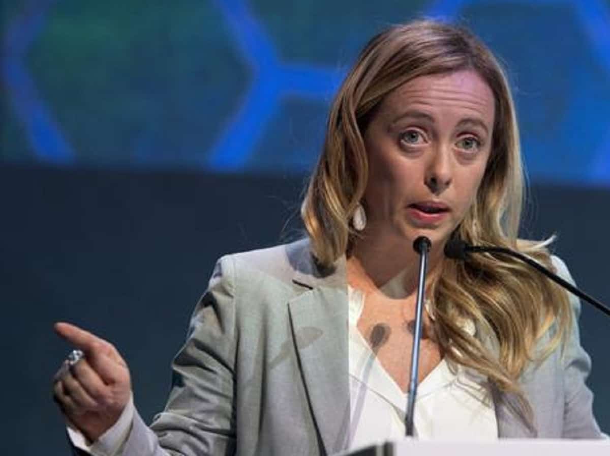 Giorgia Meloni cita San Francesco: "Ti scoprirai a fare l'impossibile". Ma in realtà la frase non è del santo
