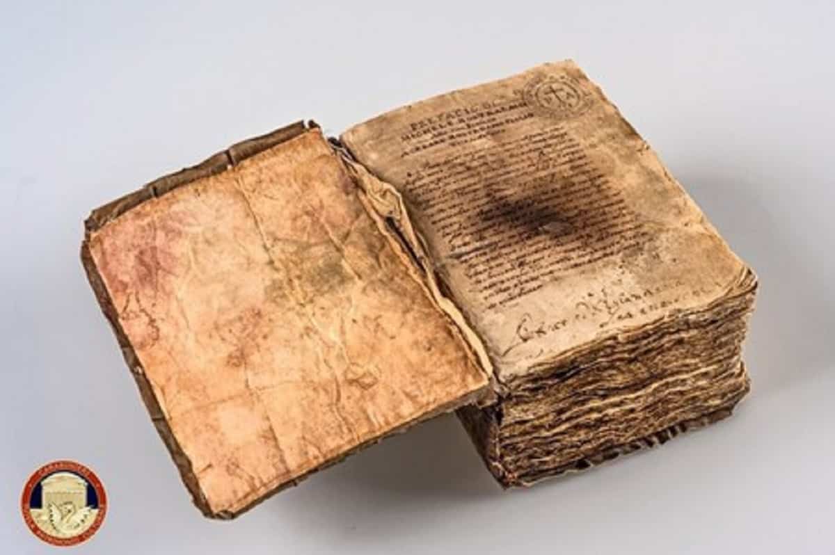 Nostradamus e la morte della regina Elisabetta nel 2022: cosa dice il libro con le interpretazioni del profeta