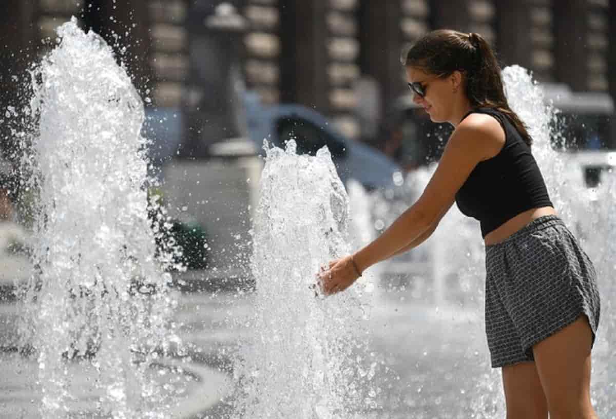Meteo, le previsioni per il weekend: sole e caldo in arrivo. Al Centro e al Sud punte di 30°
