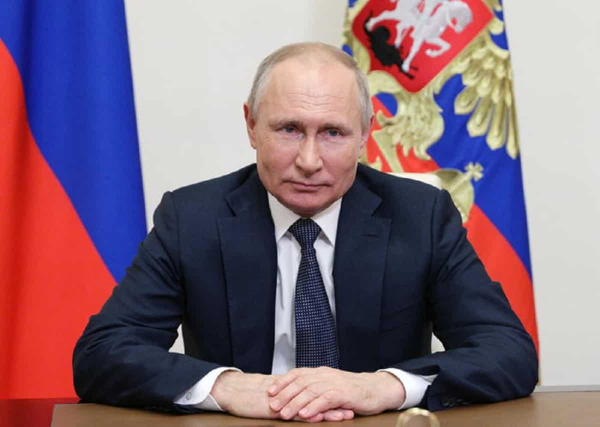 Putin: togliere gas e grano all'Europa. Mosca allarga la guerra. Nel 2023 recessione economica