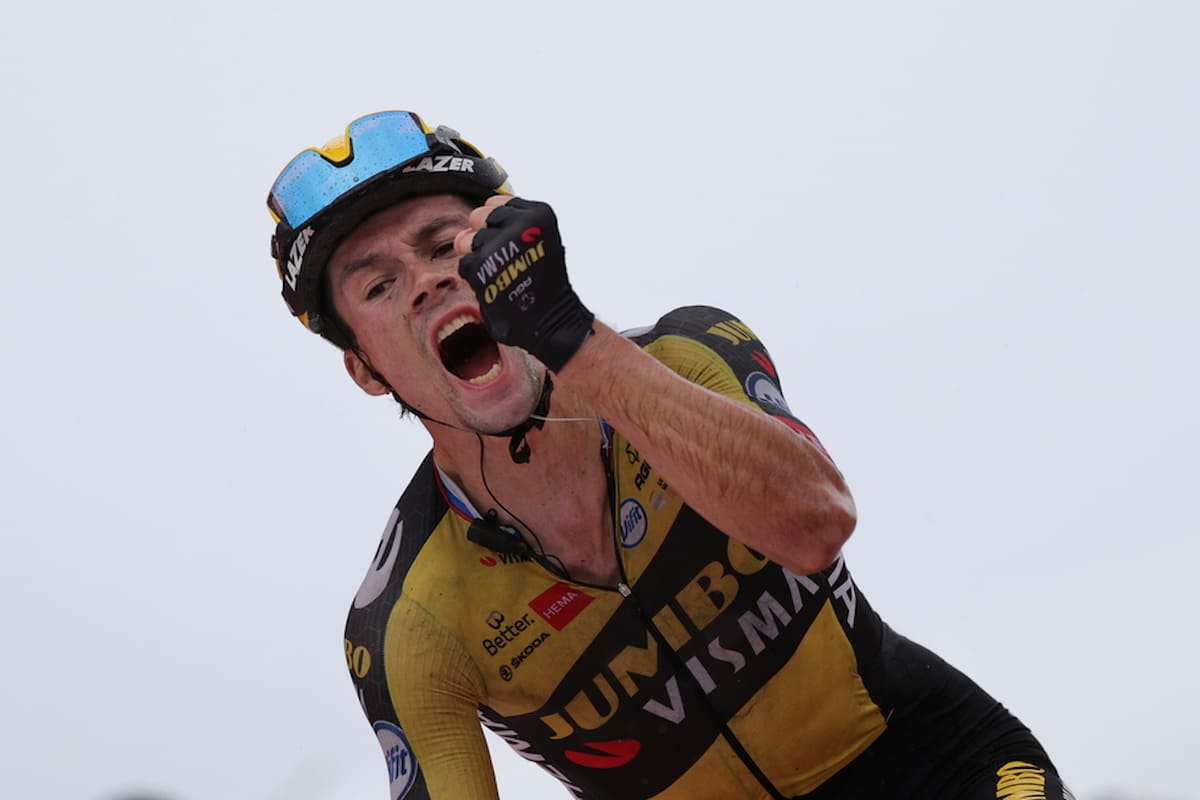 Vuelta, il colombiano Rigoberto Uran, 35 anni, vince la tappa del Monasterio de Tentudia, ritirato Roglic (caduta)