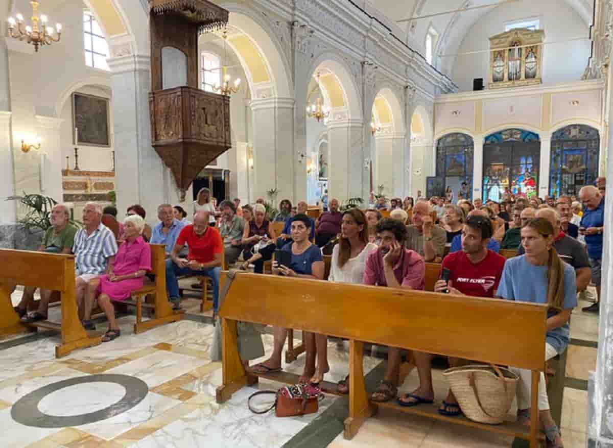Stromboli, no alle nuove riprese della fiction Rai con Ambra Angiolini dopo l'incendio di maggio