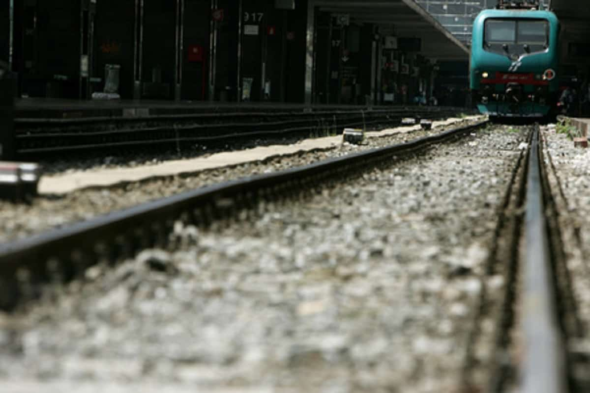 Treni sospesi tra Bastia e Perugia: ritrovato un residuato bellico