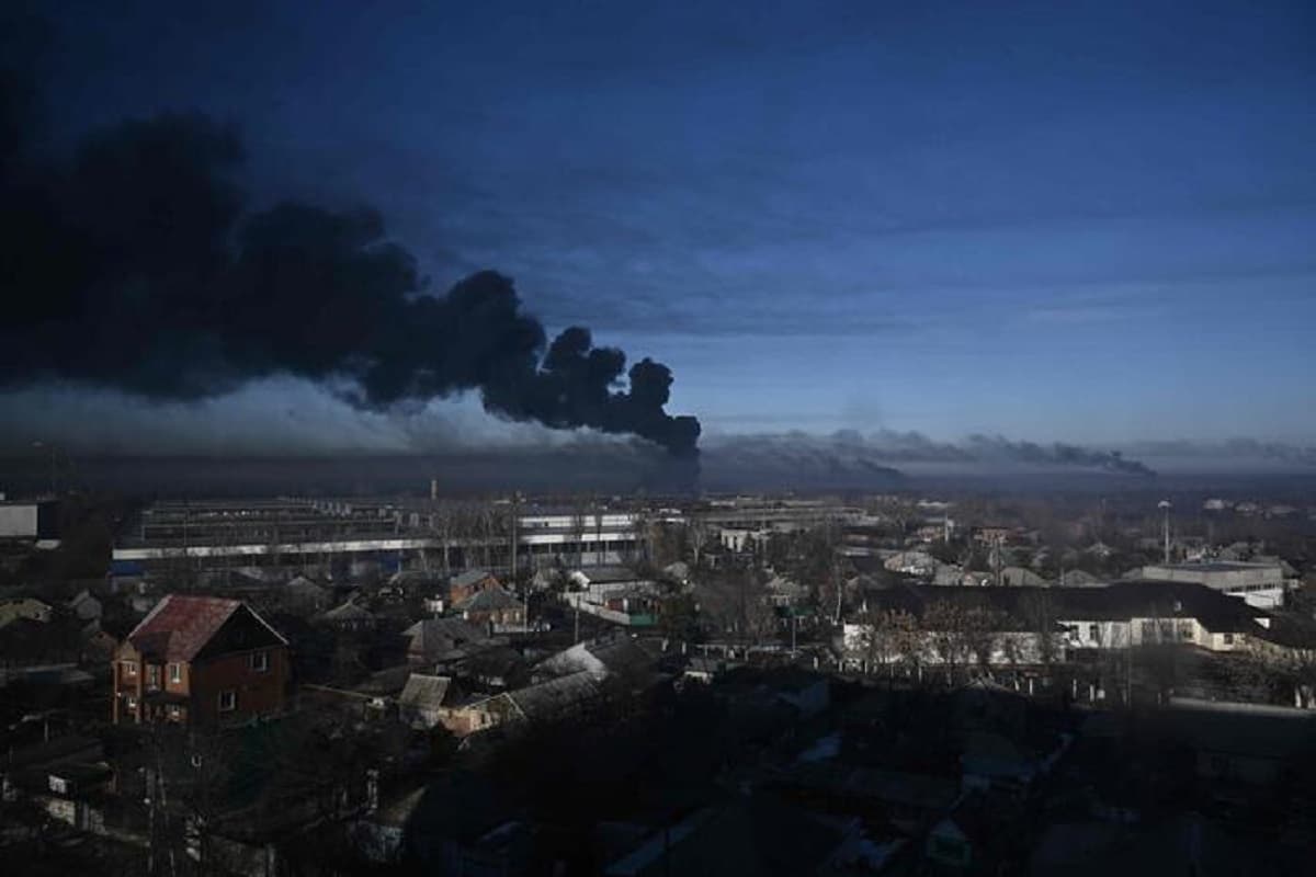 Putin chiama, neutralista risponde. Missili e bombe sugli ucraini fabbricano pacifisti italiani. Obiettivo: togliere armi a Kiev e sanzioni a Mosca