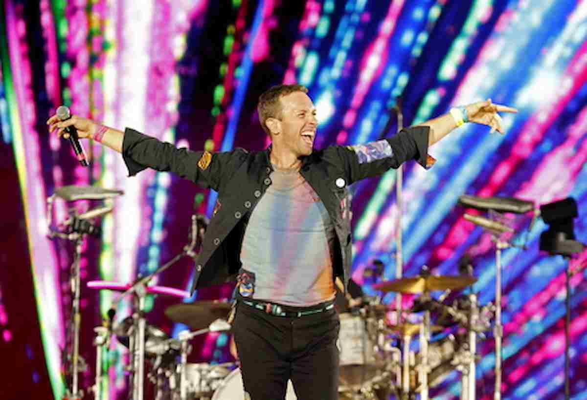 Chris Martin è malato, rimandati tutti i concerti dei Coldplay in Brasile fino al 2023