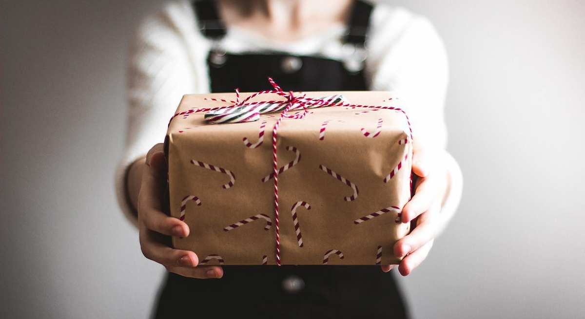 Regali di Natale per amiche: 5 idee non banali e divertenti