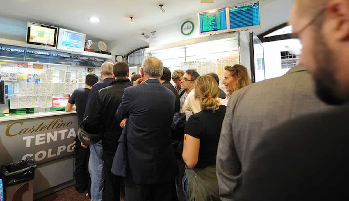 vincicasa napoli 500mila euro