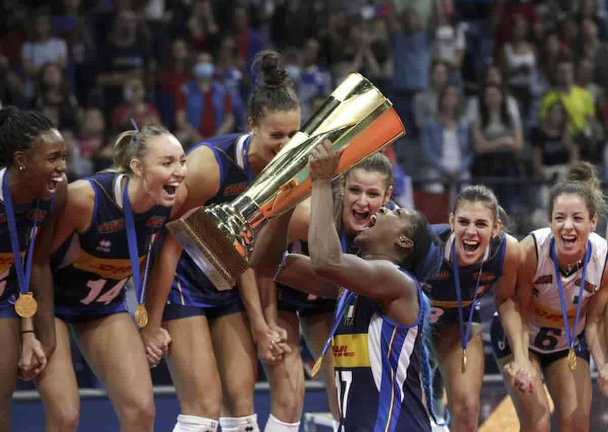 Volley femminile, mondiali in Olanda: battute le padrone di casa (3-1), le azzurre volano: 5 partite, 5 vittorie