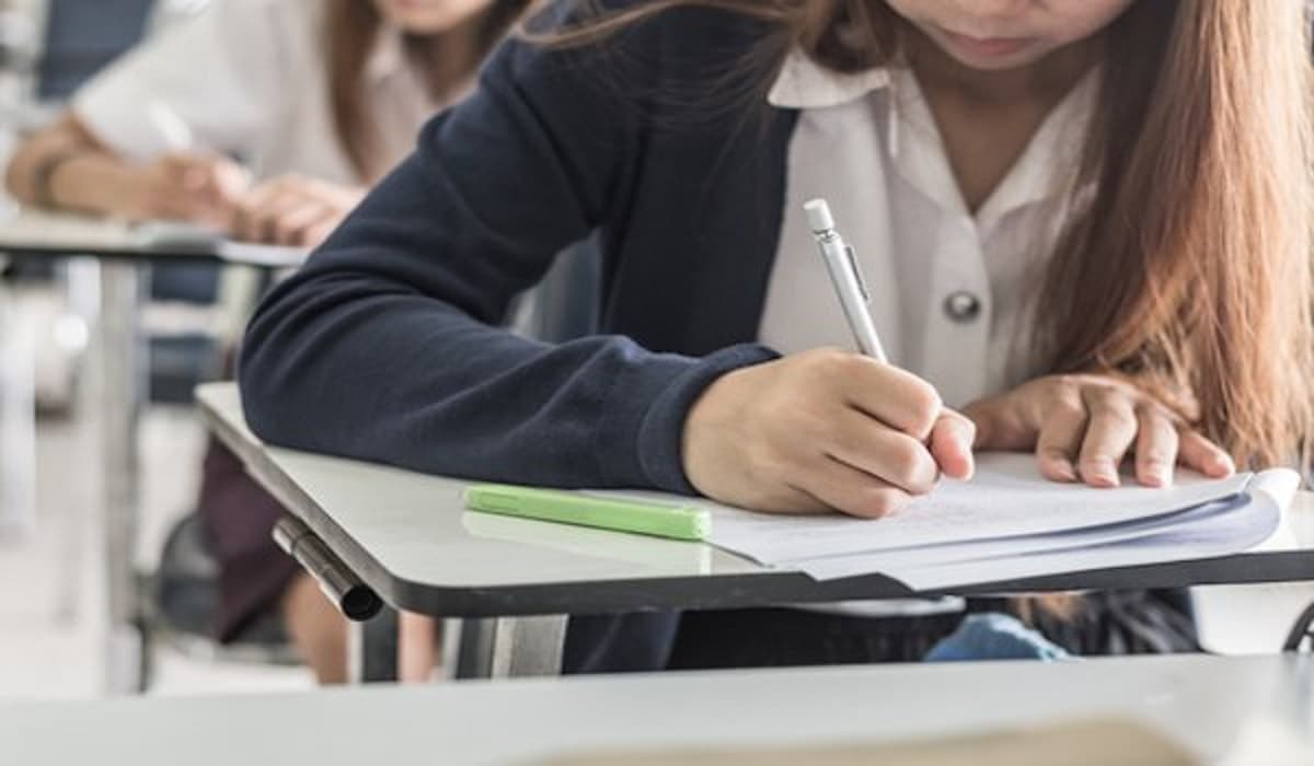 Ragazza disabile al 100% prova a mangiare all'università: cacciata dall'aula