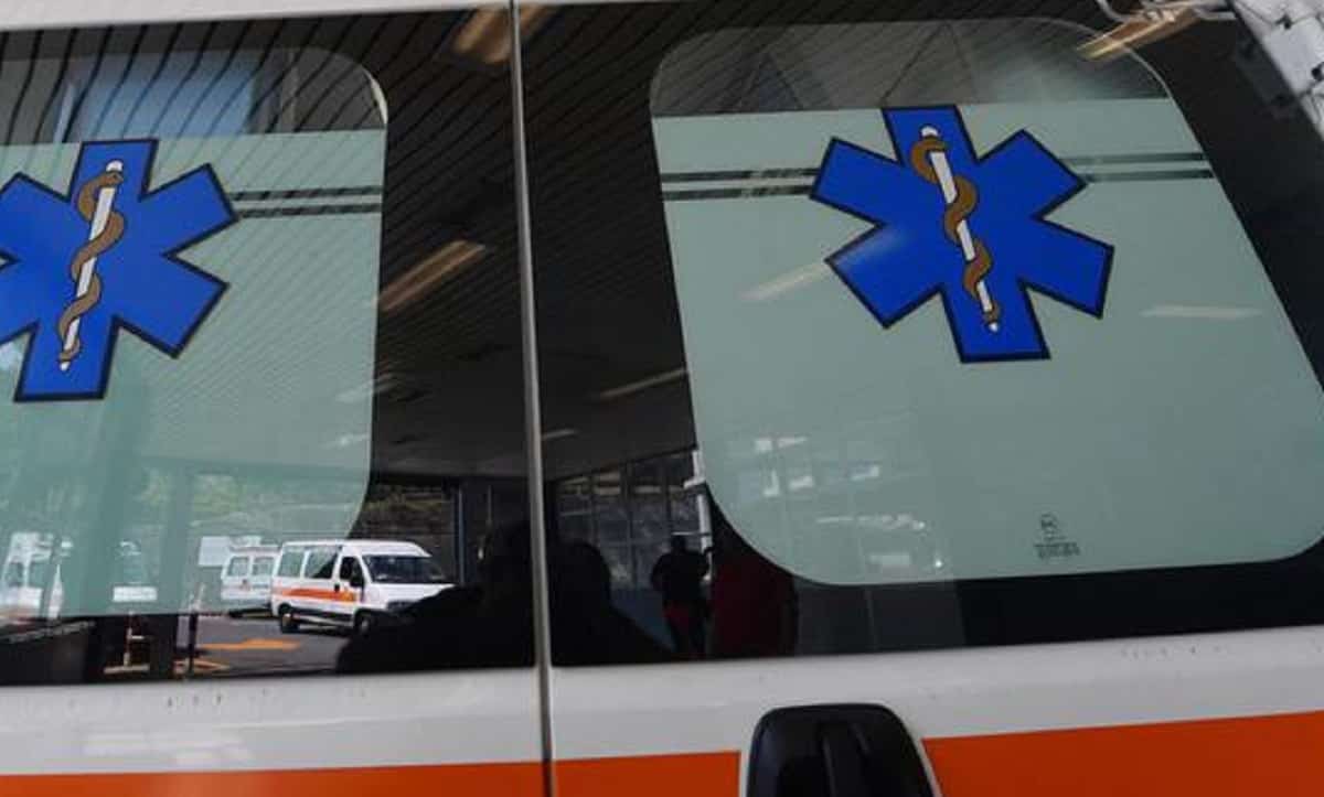 Ragazzo autistico picchiato mentre stava passeggiando: ricoverato