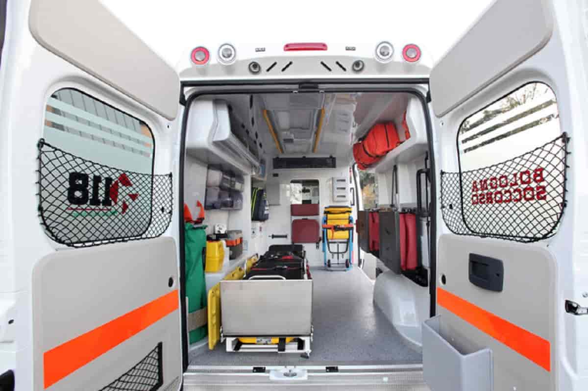 Scontro frontale a Baricella (Bologna): morta 21enne, ferito anche l'altro automobilista