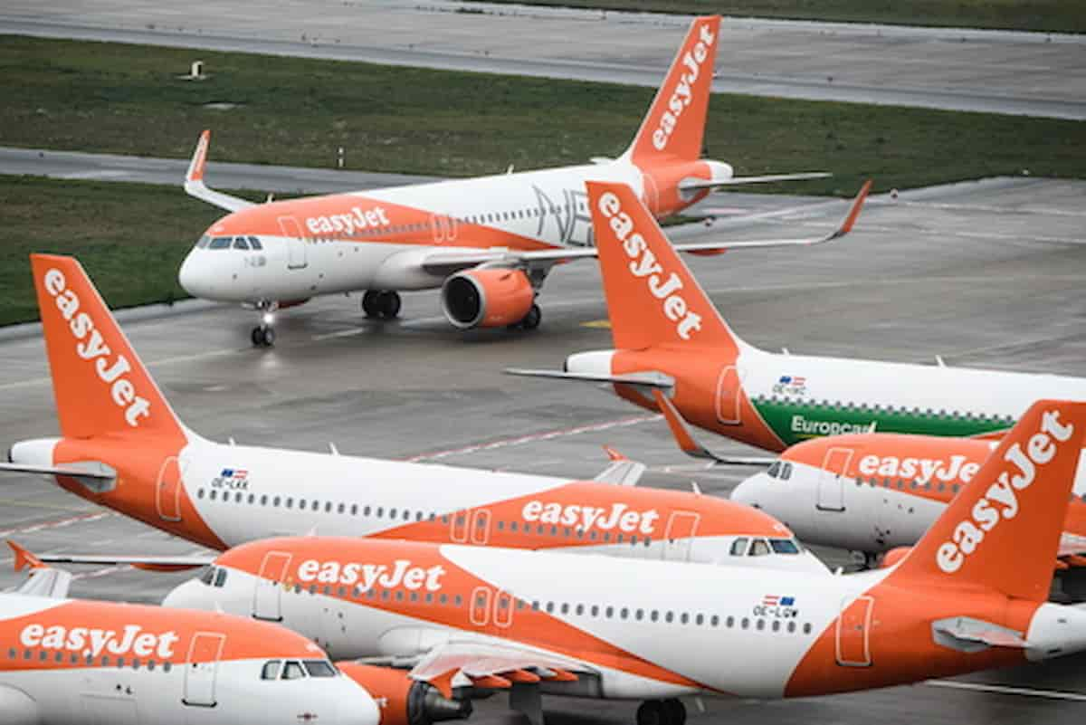 Tragedia aereo Easyjet muore passeggero